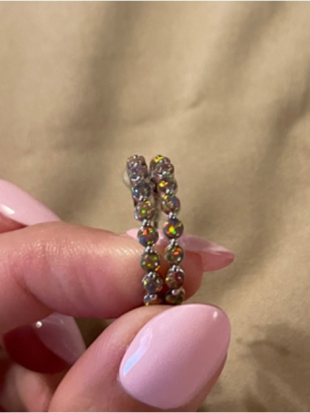 Bomb party Hoop Earrings - Iridescent Multi-Color - Picture 4 of 4